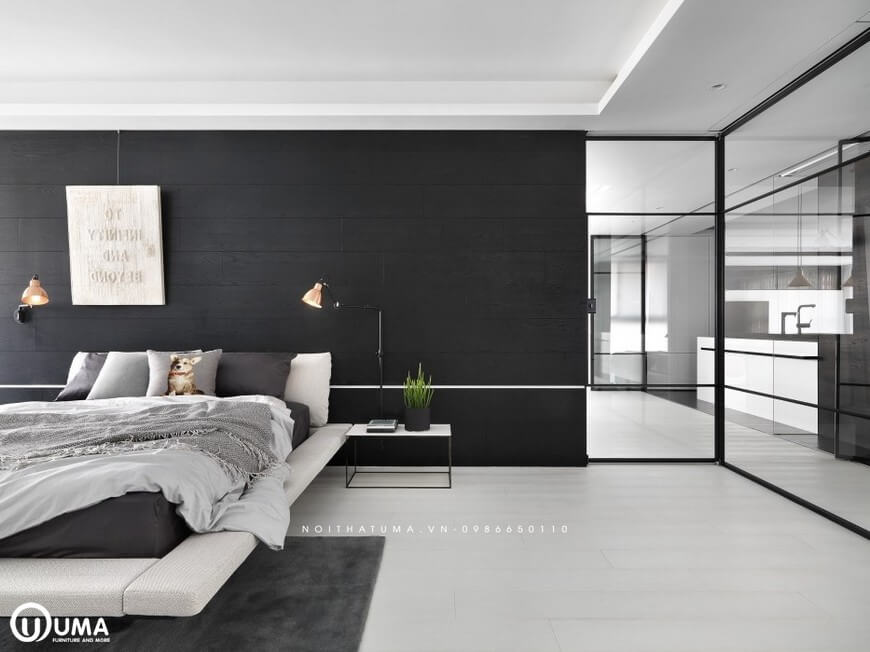 Phần đầu giường được thiết kế với mảng tường màu đen là màu chủ đạo nhất của toàn bộ nội thất.