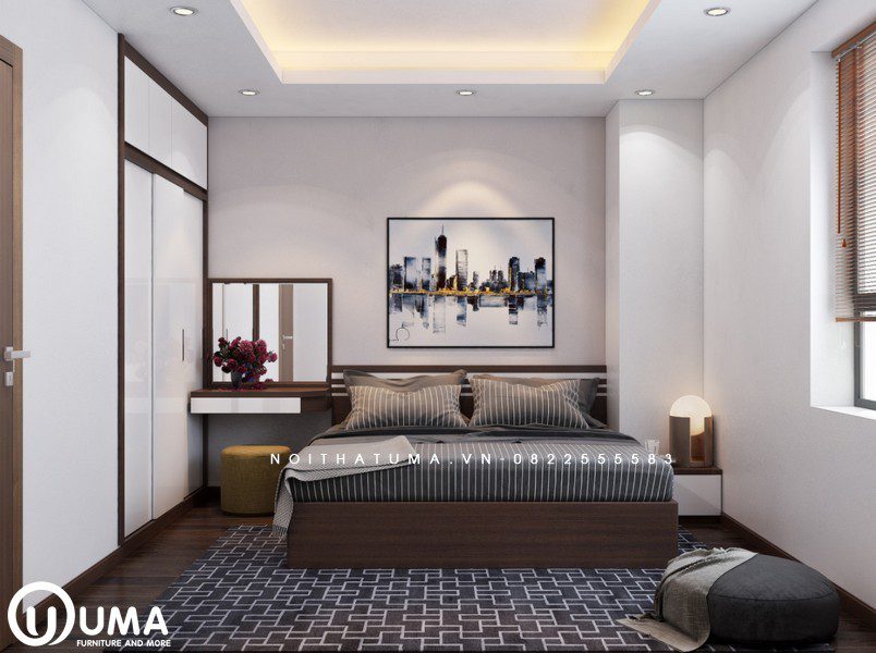 Phòng ngủ lớn được thiết kế đầy đủ các vận dụng nội thất cần thiết, với chiếc giường hộp đặt giữa phòng trên chiếc thảm kẻ sang trọng.