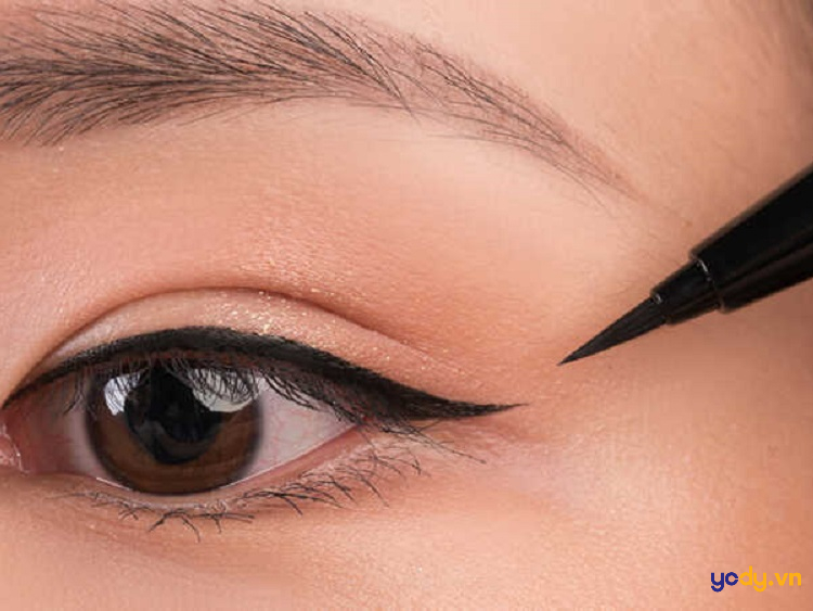 Khám phá: Cách kẻ eyeliner cho nàng TỰ TIN TỎA SÁNG như sao Hàn, , Tin Tức